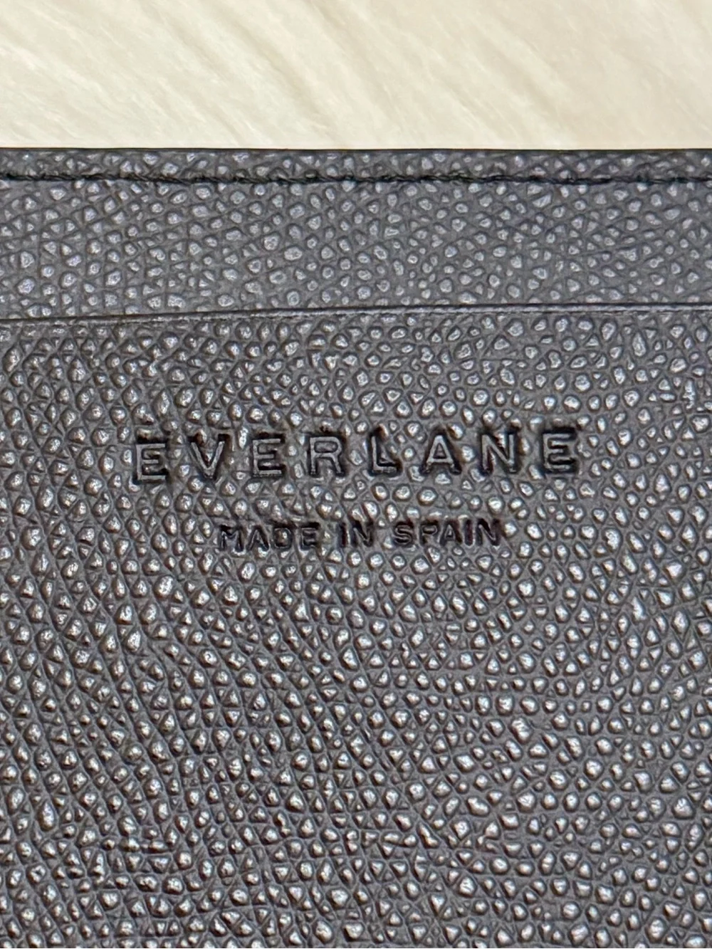 EVERLANE - BLACK TEXTURED PEBBLED LEATHER TRAVELER BIFOLD WALLET